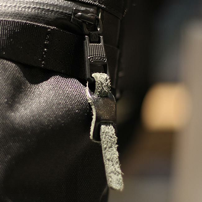 アッソブ コーデュラドビー305D サコッシュ A2SOV 061417