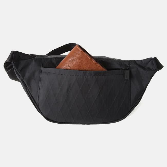 C.E CAV EMPT 凸CE ウエストバッグ　ボディバッグ CAVEMPT ボディバッグ ブラック CE - メルカリ