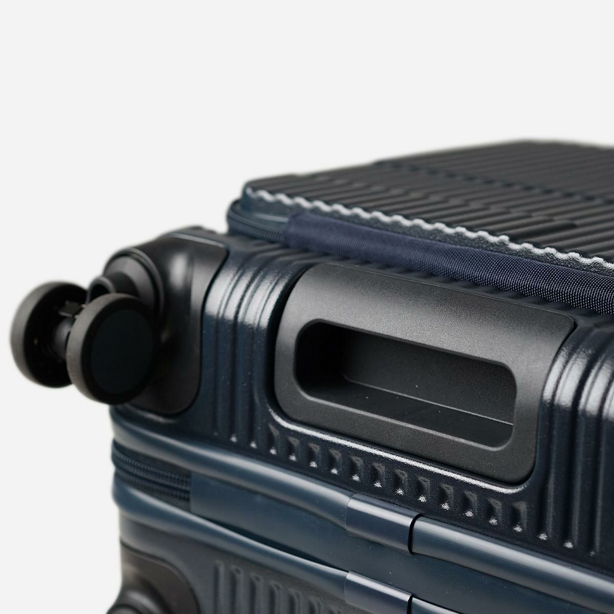イノベーター エクストリームジャーニー スーツケース inovator inv20