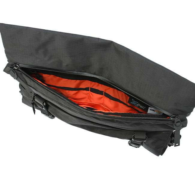 コードオブベル  ショルダーバッグ CODE OF BELL apex-liner-max