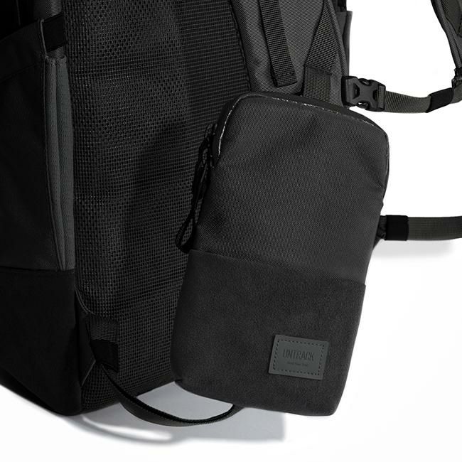 アントラック OUTDOOR CE ショルダーバッグ  untrack-60051