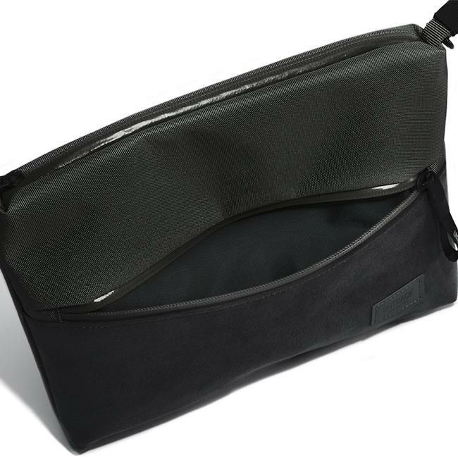 アントラック OUTDOOR CE サコッシュ  untrack-60052