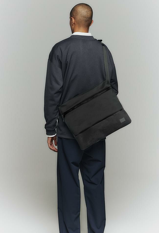 アントラック OUTDOOR/CBE サコッシュ  untrack-60053