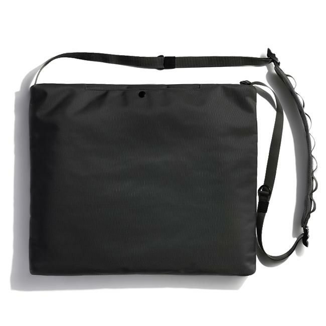 アントラック OUTDOOR/CBE サコッシュ  untrack-60053