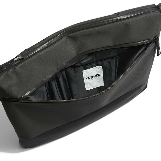 アントラック OUTDOOR/CBE サコッシュ  untrack-60053