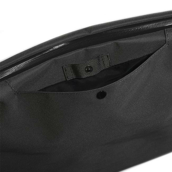 アントラック OUTDOOR/CBE サコッシュ  untrack-60053