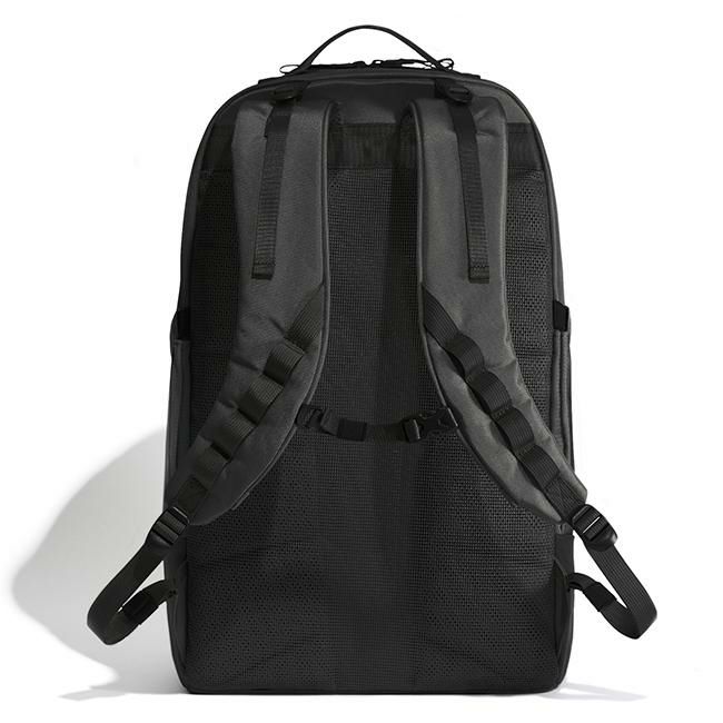 アントラック OUTDOOR/CBE リュック  untrack-60055