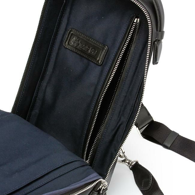 p.i.d エクリール ボディバッグ  paz105