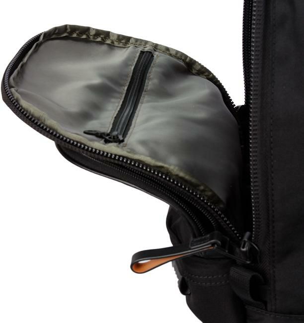 DSBK ユニバーサルコレクション ボディバッグ  koh-3385