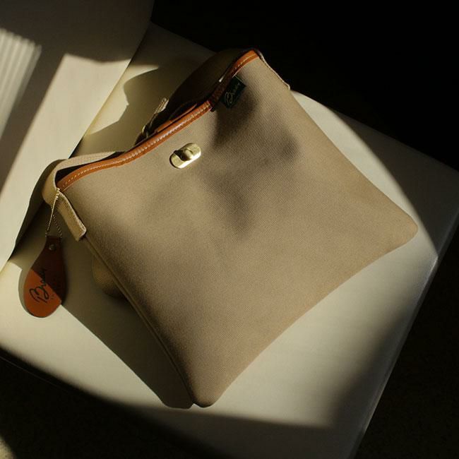 ブレディ LOWCA ショルダーバッグ Brady lowca-small