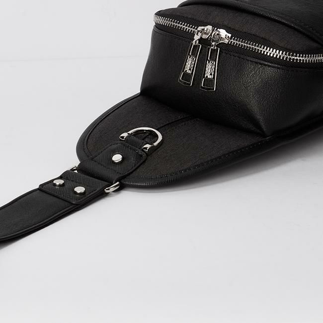 NICOLE L・I COLLECTION ファーカス ボディバッグ  nil282