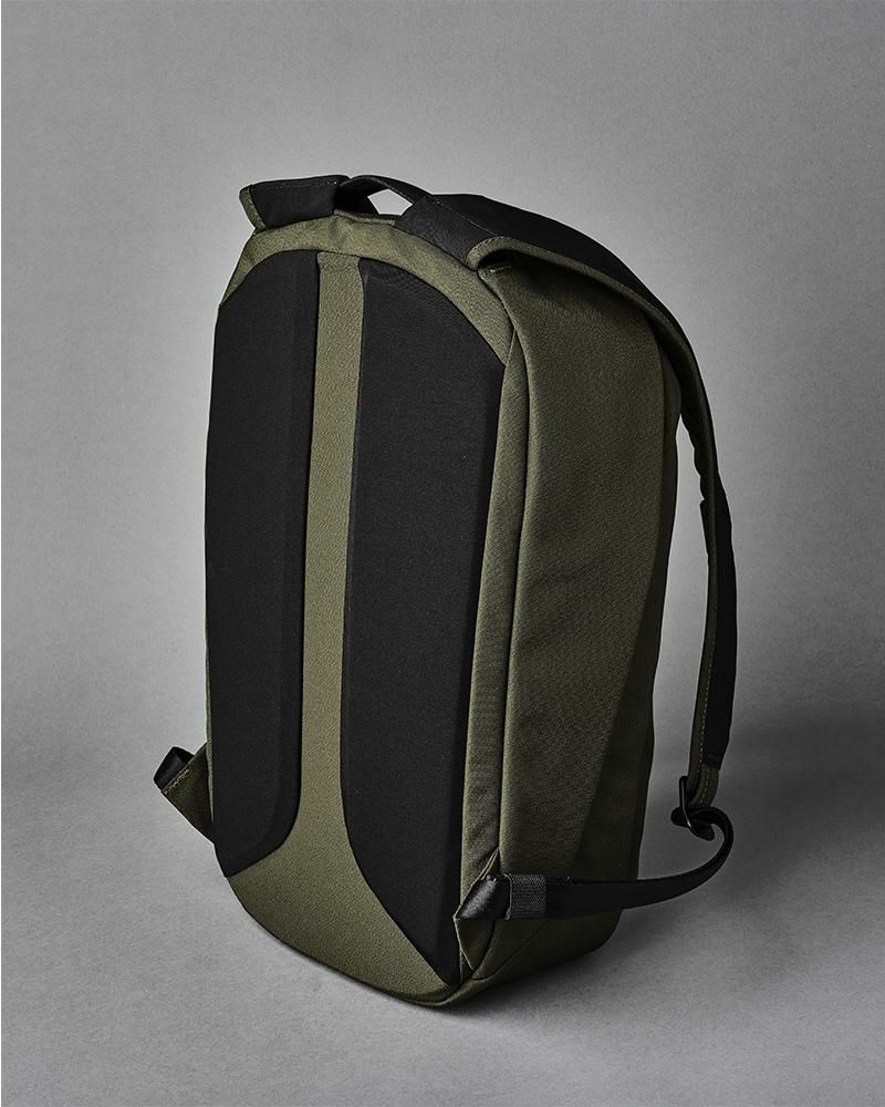 アルパカ metro_backpack ビジネスリュック ALPAKA metro-backpack