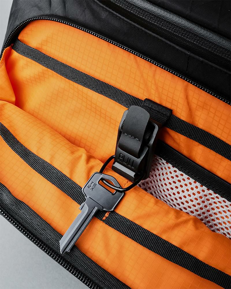 アルパカ bravo_slingmax_xpac ボディバッグ ALPAKA bravo-slingmax-xp