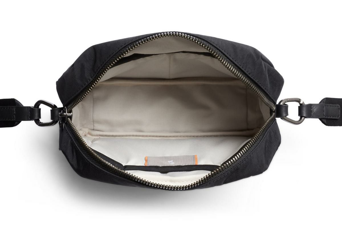 ベルロイ TOKYO ショルダーバッグ Bellroy btsa