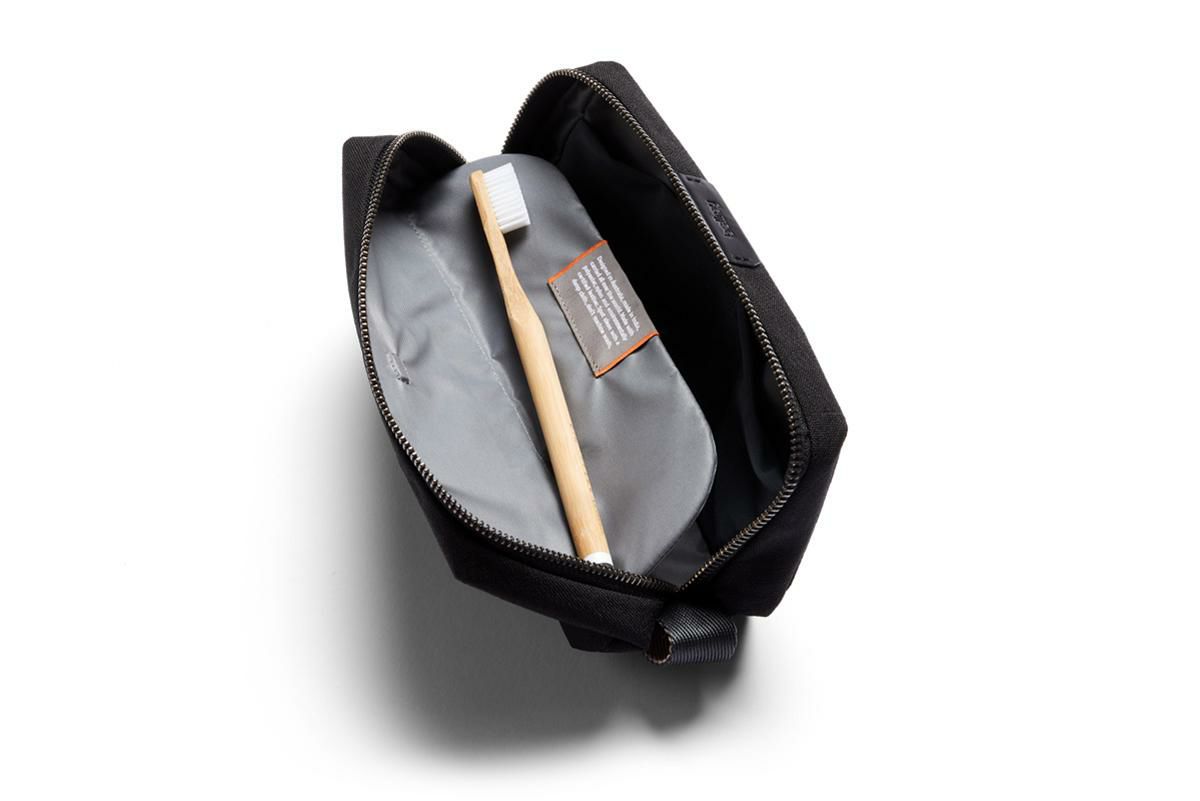 ベルロイ Travel ポーチ Bellroy edka
