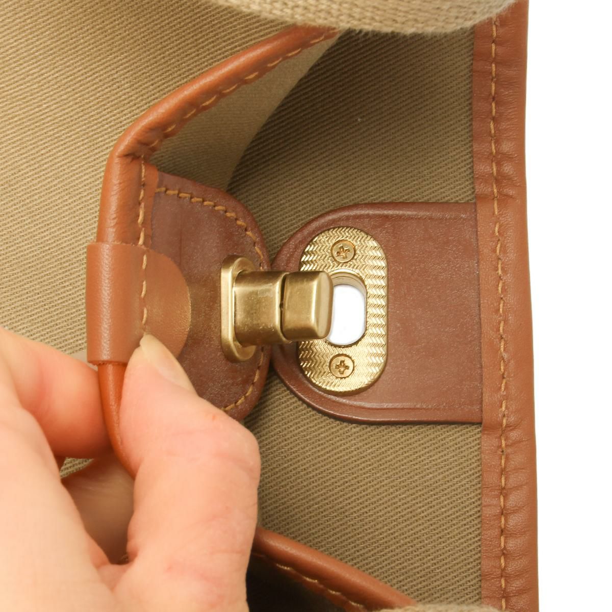 ブレディ LOWCA ショルダーバッグ Brady lowca-medium