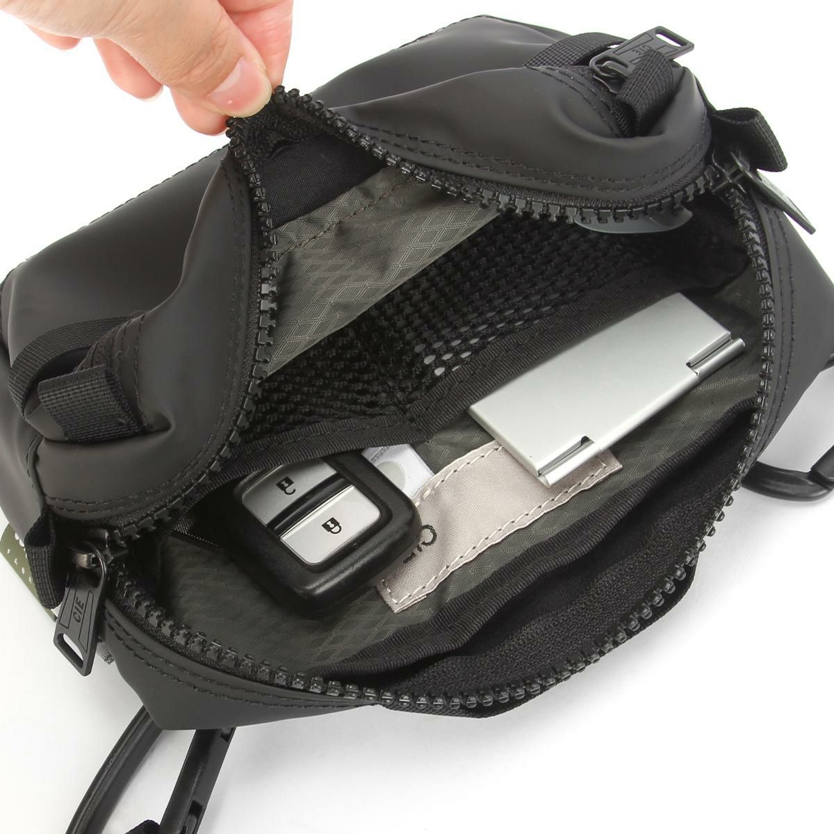 シー グリッド3 ショルダーバッグ CIE cie-032070