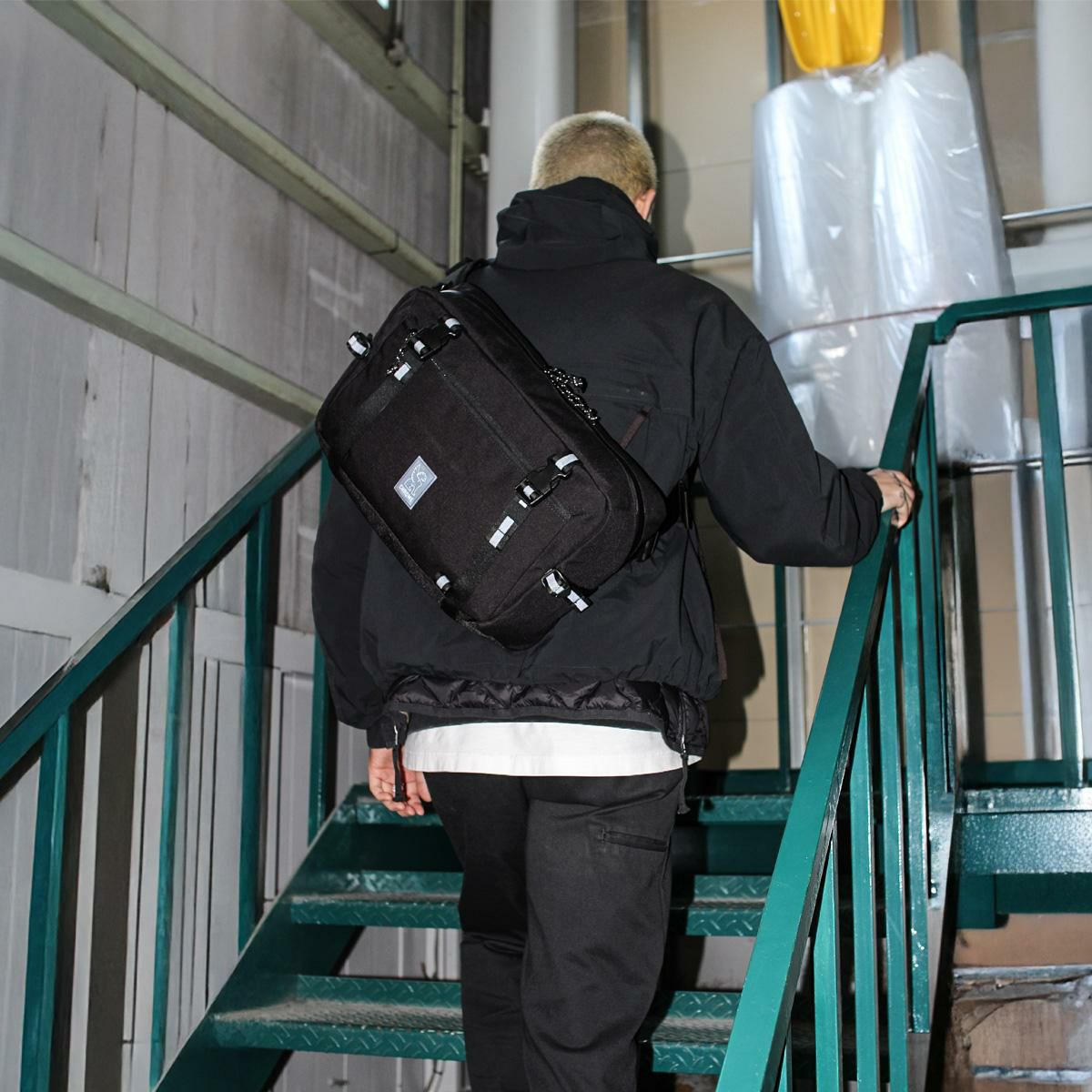 CHROME INDUSTRIES KADET MAX ショルダーバッグ  bg351