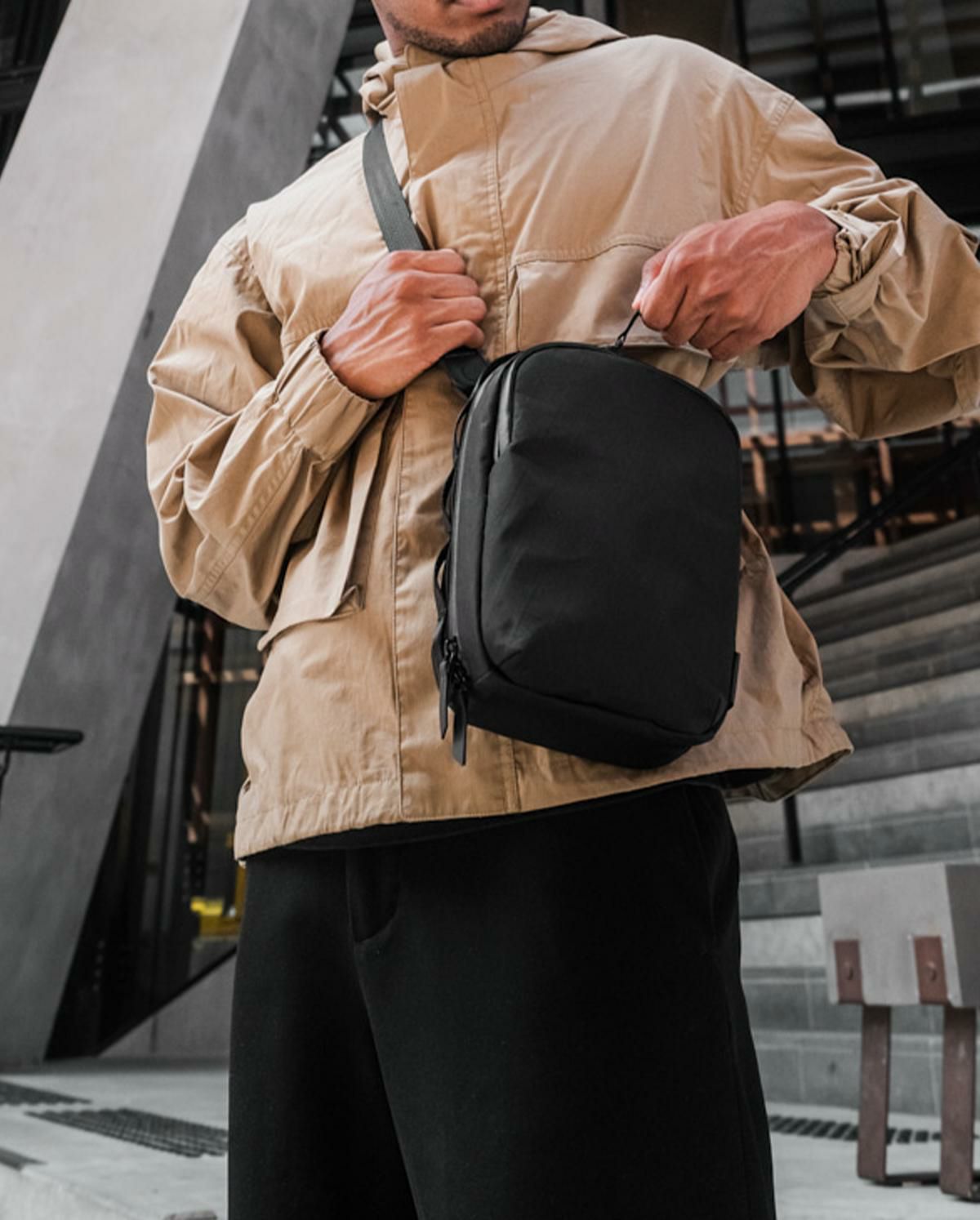 アルパカ  ショルダーバッグ ALPAKA metro-sling-max