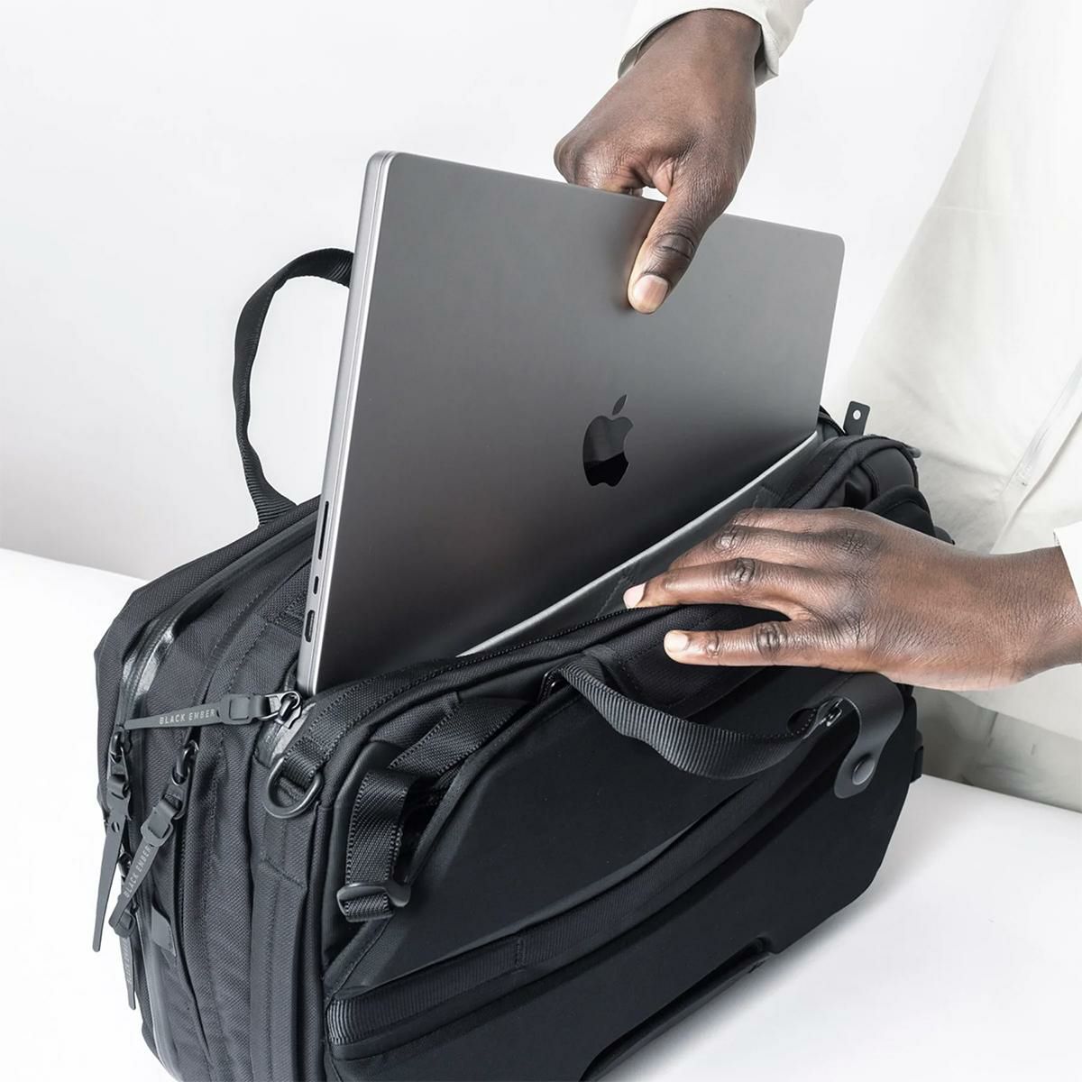 ブラックエンバー KOMPAK EMBER TEX ブリーフケース BLACK EMBER be-7225005