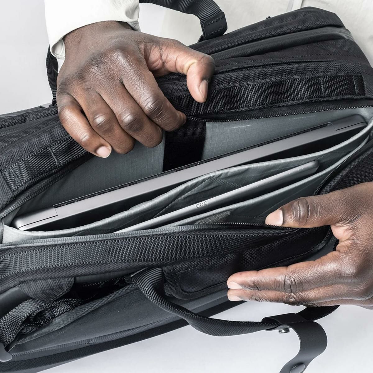 ブラックエンバー KOMPAK EMBER TEX ブリーフケース BLACK EMBER be-7225005