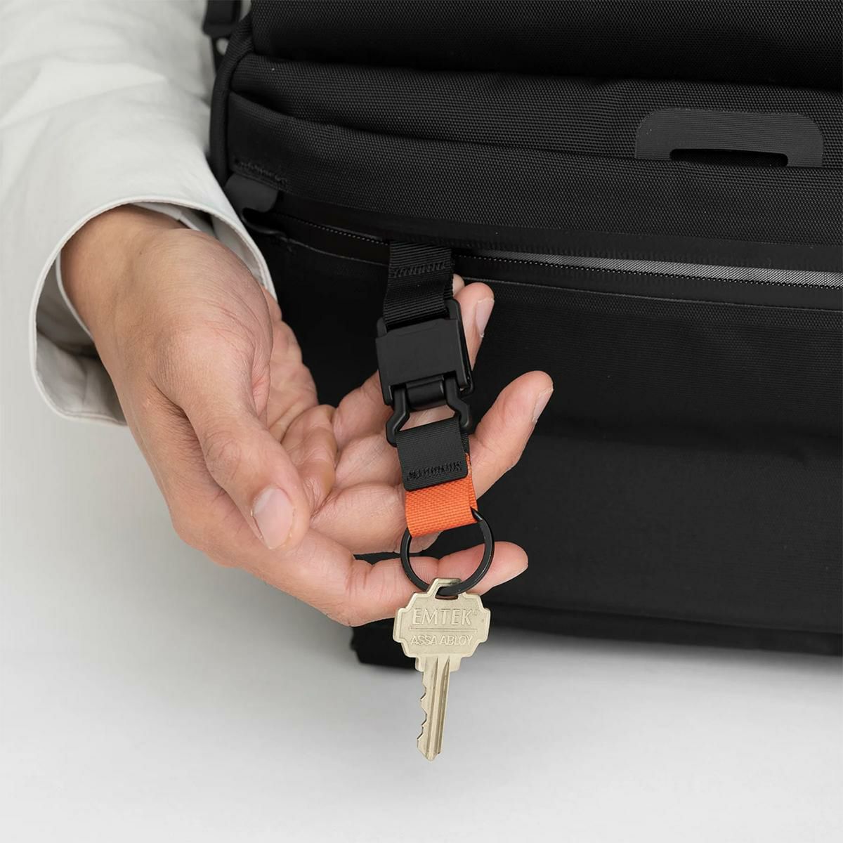 ブラックエンバー GRIP SLING EMBER TEX ショルダーバッグ BLACK EMBER be-7225011